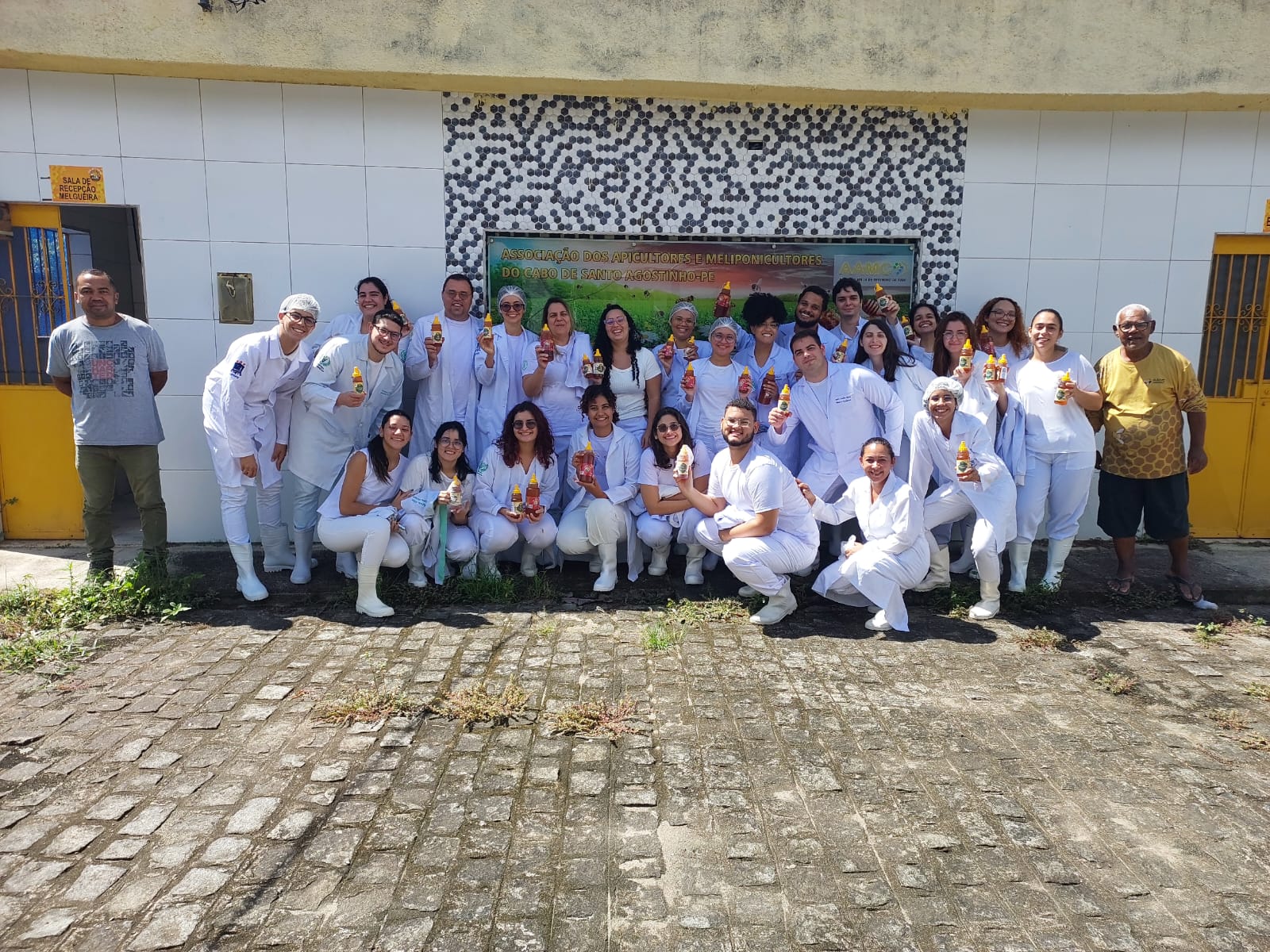 Uma fotografia com o time da produção